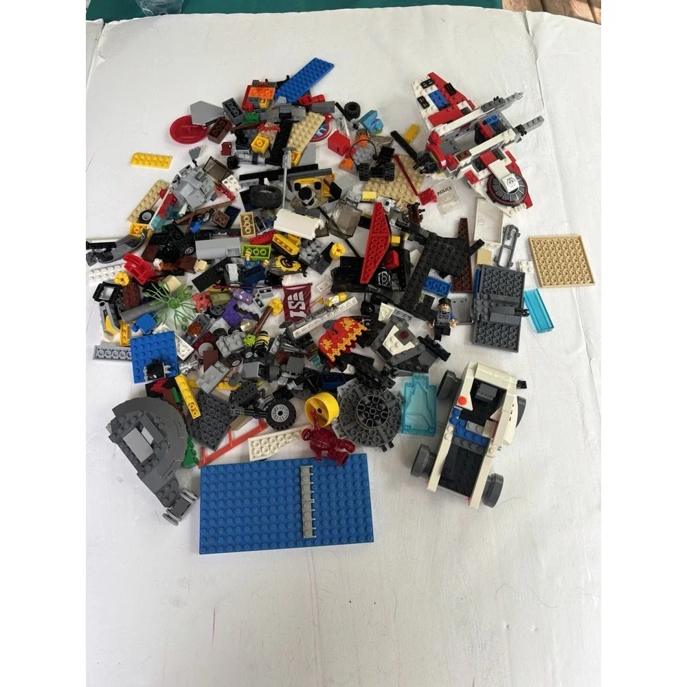Lego Minifigure Accessories Lot  Random Pieces About 1# Assorted